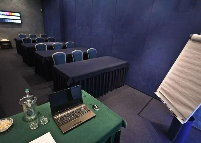 מלון Millennhotel 3*